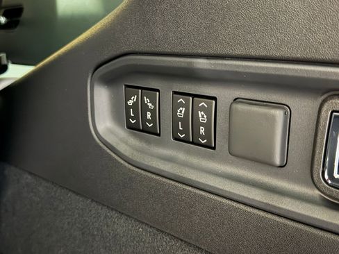 New 2026 Cadillac Vistiq Luxury AWD/4WD image 48