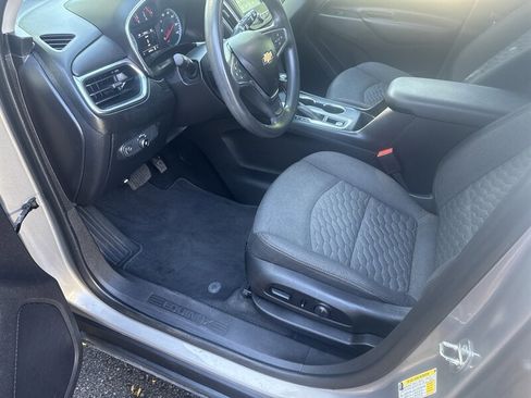 Used 2018 Chevrolet Equinox LT image 17