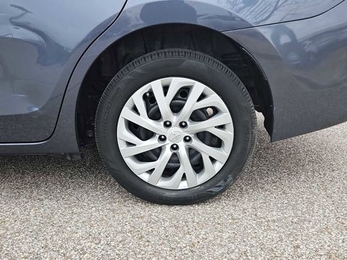 Used 2017 Toyota Corolla LE image 13