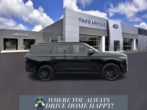 Used 2025 Lincoln Navigator Reserve w/ Jet Appearance Package AWD/4WD image 2