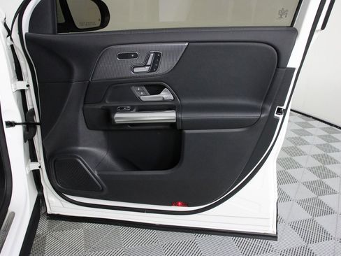 Used 2022 Mercedes-Benz GLA 250 4MATIC image 21