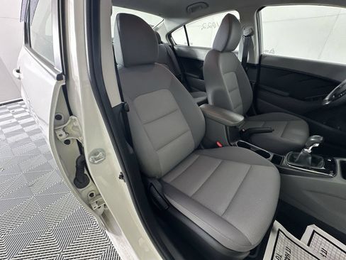 Used 2017 Kia Forte LX FWD image 23