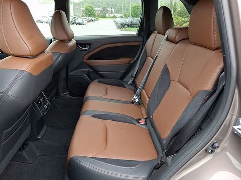 Used 2025 Subaru Forester Touring AWD/4WD image 10