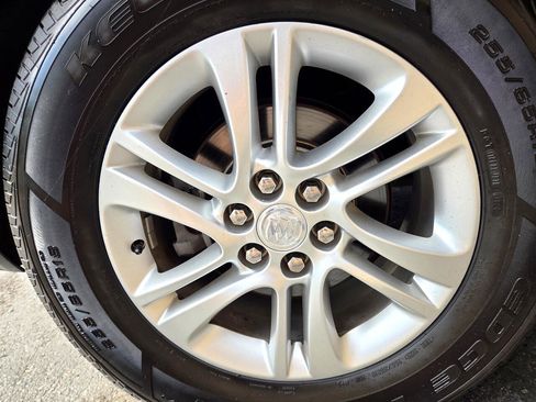 Used 2020 Buick Enclave Essence image 37