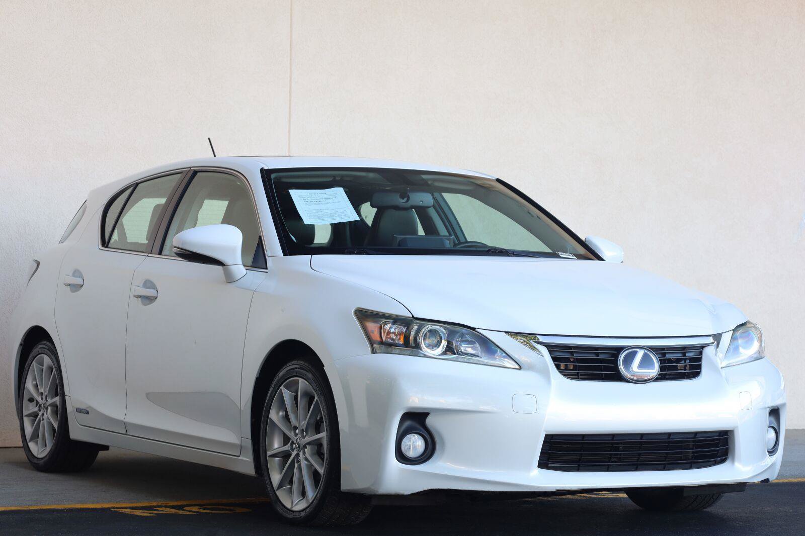 Used 2011 Lexus CT 200h Premium w/ Premium Audio Pkg FWD image 7