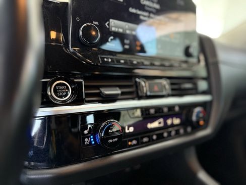 Used 2022 Nissan Pathfinder Platinum w/ Cargo Package image 41