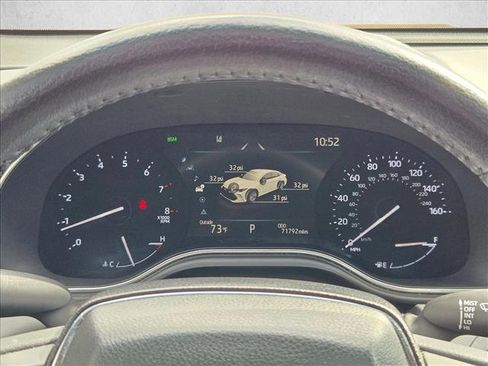 Used 2022 Toyota Avalon XLE image 10