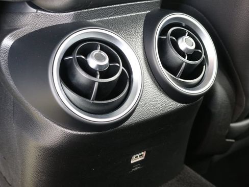 Used 2019 Alfa Romeo Giulia Ti AWD/4WD image 26