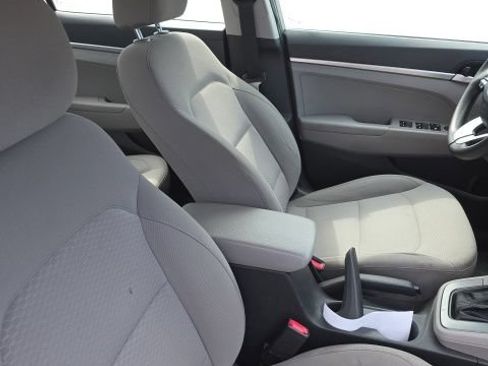 Used 2020 Hyundai Elantra SE FWD image 30
