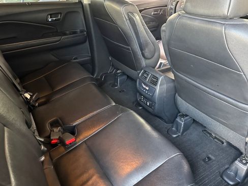 Used 2016 Honda Pilot Touring image 34