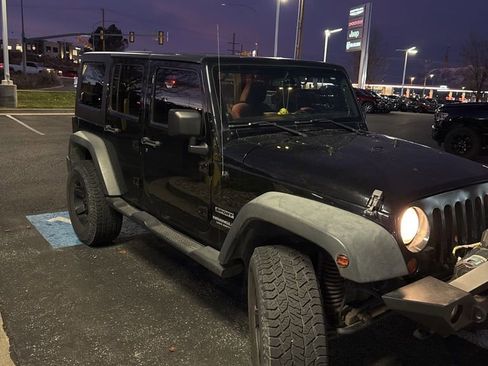 Used 2013 Jeep Wrangler Unlimited Sport image 2