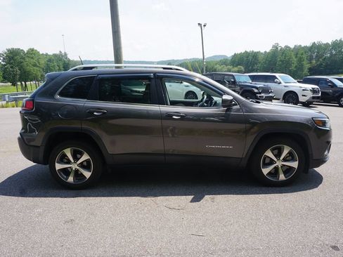 Used 2019 Jeep Cherokee Limited w/ Technology Group FWD image 21