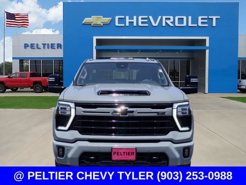 Used 2024 Chevrolet Silverado 2500 LTZ w/ LTZ Plus Package AWD/4WD image 2