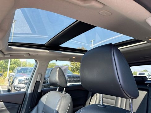 Used 2023 Nissan Rogue SV w/ SV Premium Package image 18