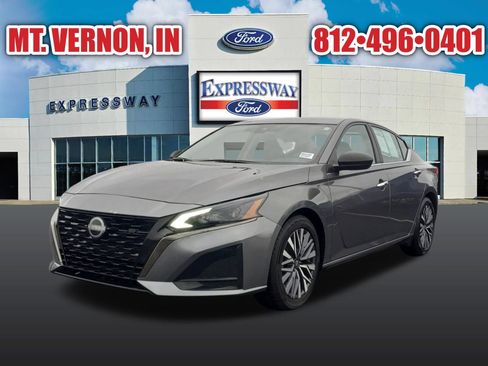 Used 2024 Nissan Altima 2.5 SV image 1