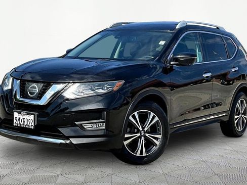 Used 2017 Nissan Rogue SL w/ SL Premium Package FWD image 3