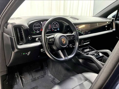 Used 2024 Porsche Cayenne image 7