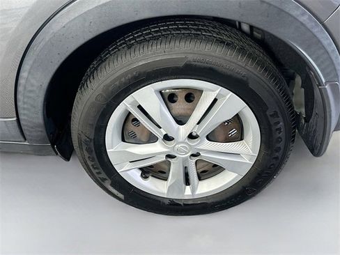 Used 2021 Nissan Kicks S image 28