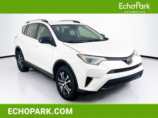 Used 2018 Toyota RAV4 LE FWD video 1
