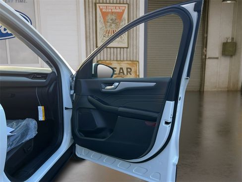 New 2026 Ford Escape Platinum image 23