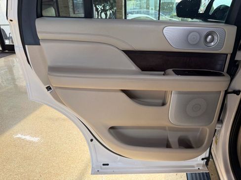 Used 2018 Lincoln Navigator Reserve w/ Technology Package image 38