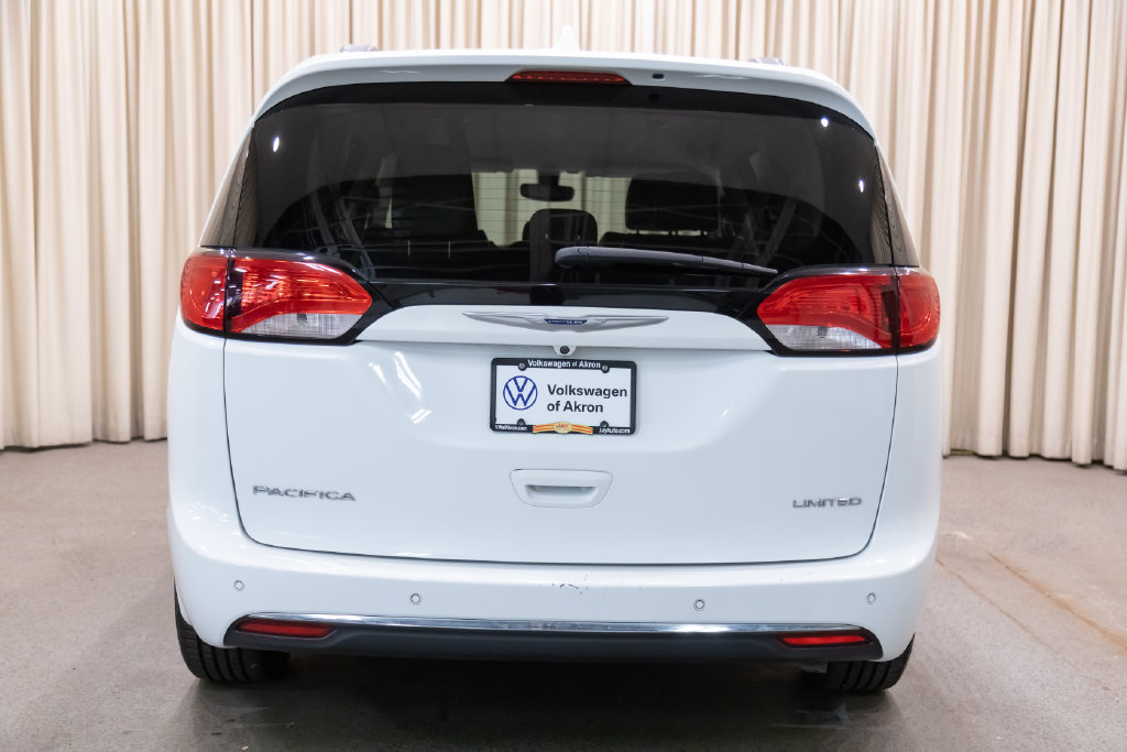 Used 2019 Chrysler Pacifica Limited FWD image 4