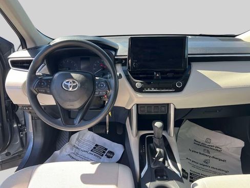 Used 2023 Toyota Corolla Cross L image 16