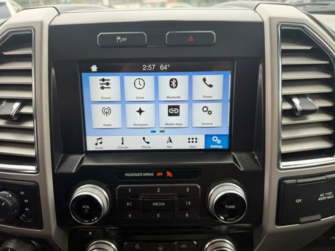 Used 2016 Ford F150 Lariat w/ Equipment Group 502A Luxury AWD/4WD image 21