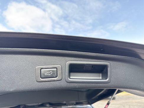 Used 2015 Subaru Forester 2.5i Limited w/ Popular Package #1 AWD/4WD image 20