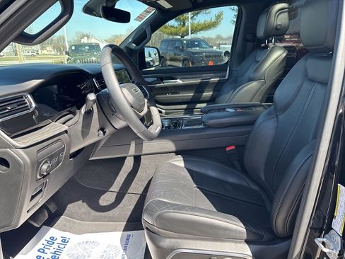 Used 2022 Jeep Wagoneer Series III w/ Premium Group I image 61