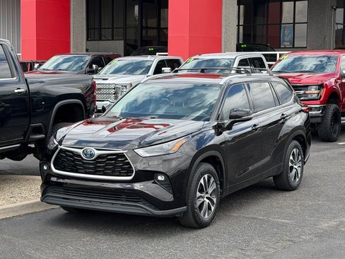 Used 2022 Toyota Highlander XLE FWD image 43