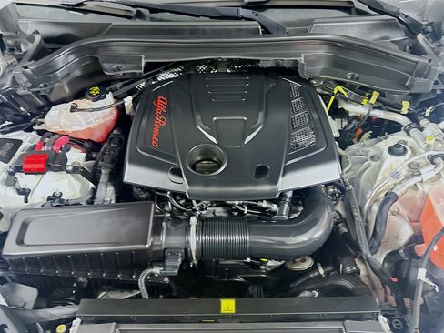 Used 2022 Alfa Romeo Stelvio Sprint image 32