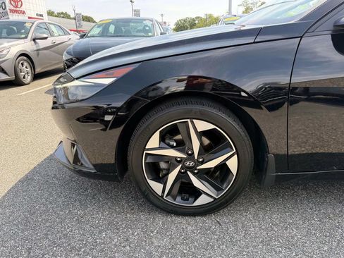 Certified 2023 Hyundai Elantra SEL w/ Convenience Package FWD image 6