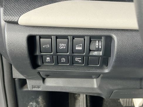 Used 2023 Subaru Forester Limited image 10