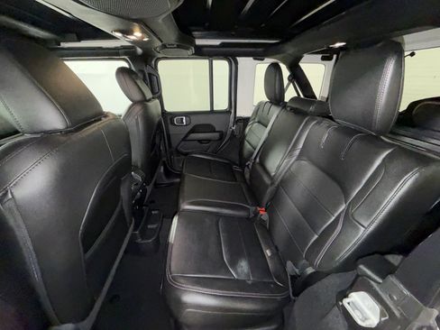 Used 2021 Jeep Wrangler Unlimited Sahara w/ Cold Weather Group AWD/4WD image 24