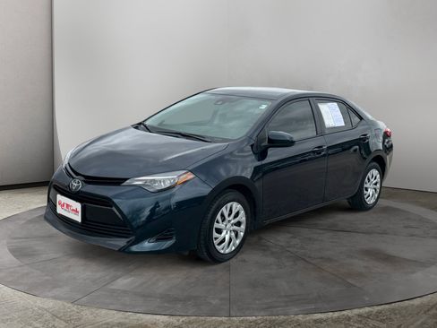 Used 2019 Toyota Corolla LE image 1