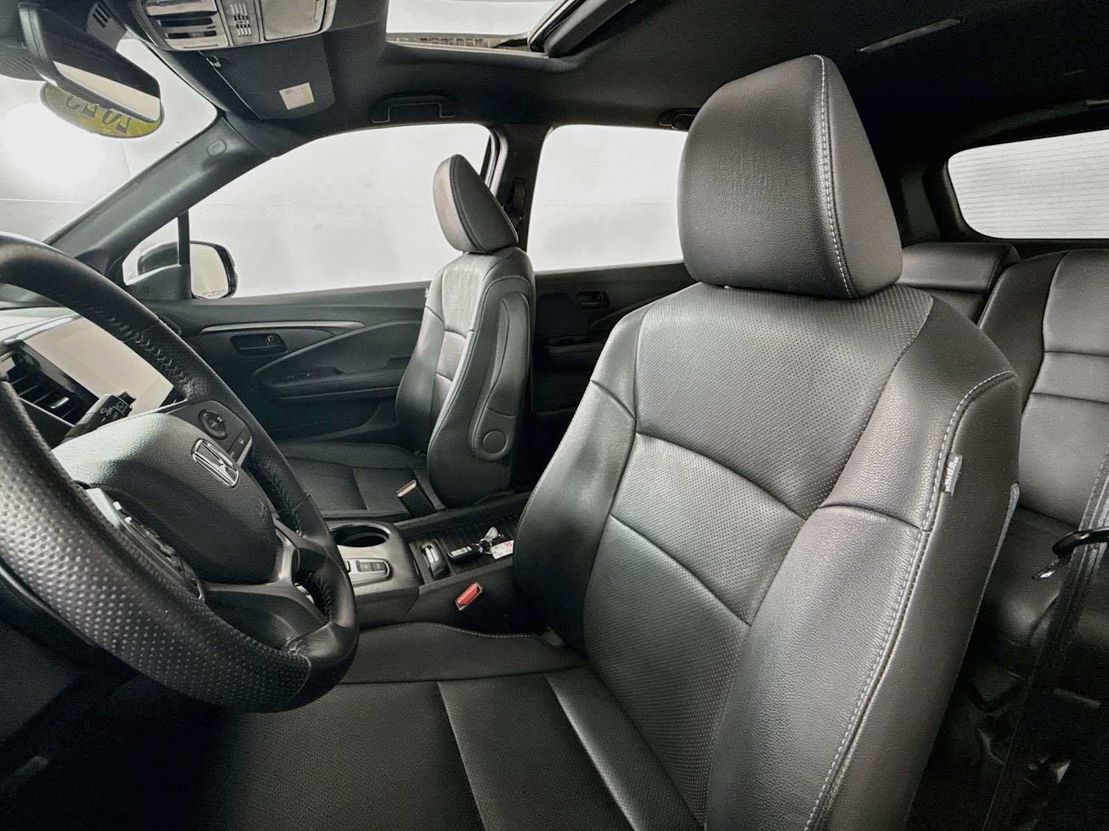 Used 2023 Honda Passport EX-L image 32