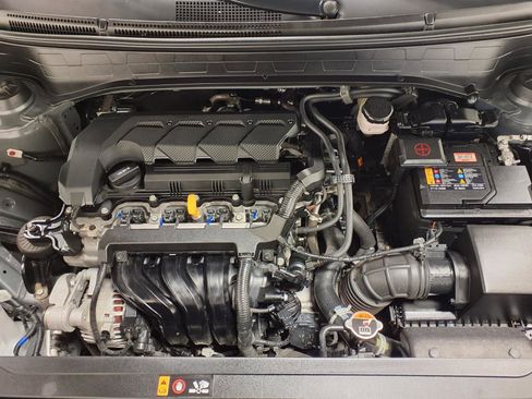 Used 2025 Hyundai Venue SEL FWD image 31