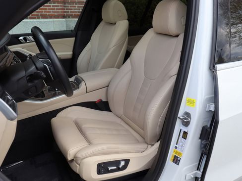 Used 2022 BMW X5 xDrive45e AWD/4WD image 12