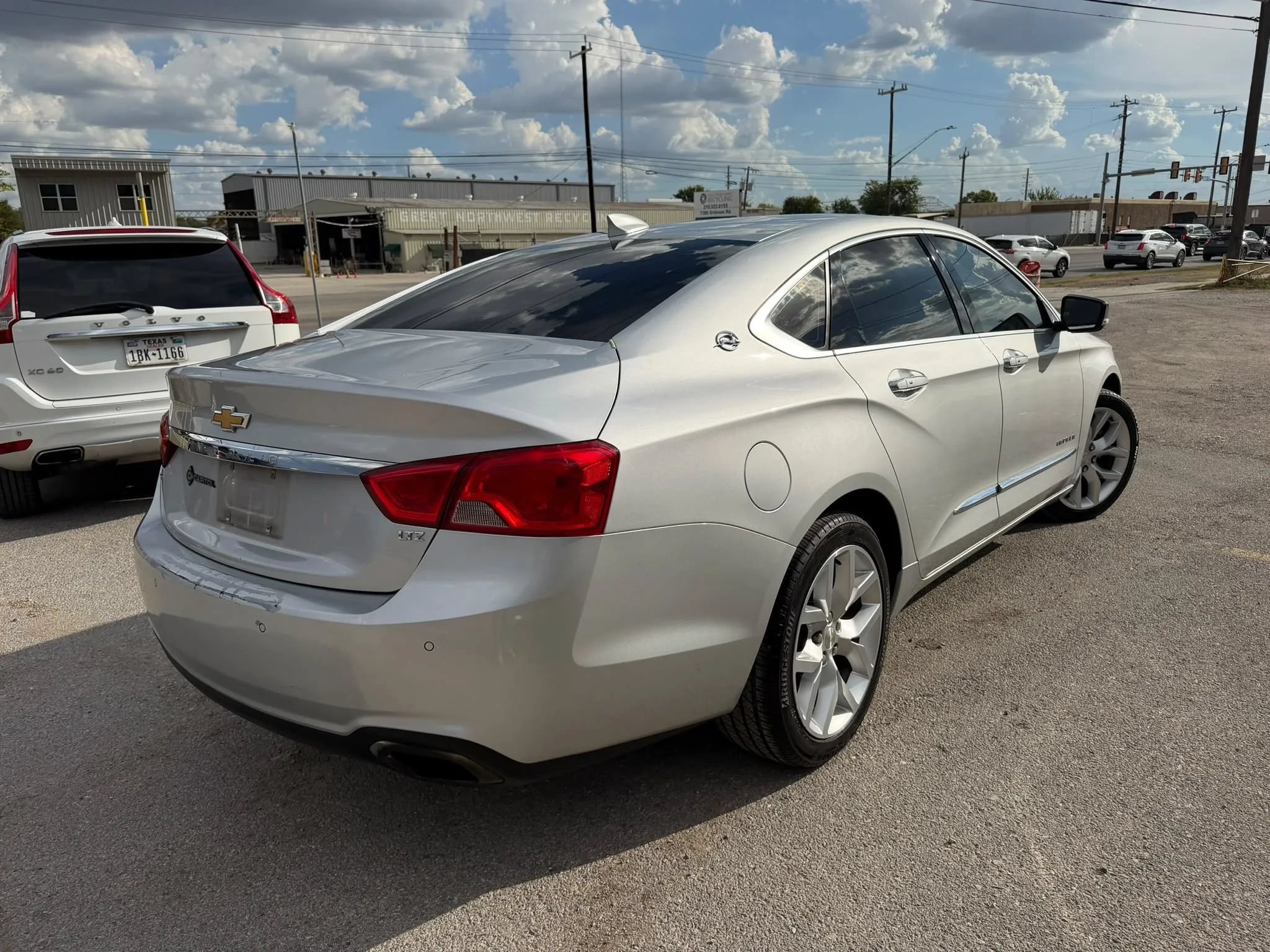 Used 2016 Chevrolet Impala LTZ FWD image 3