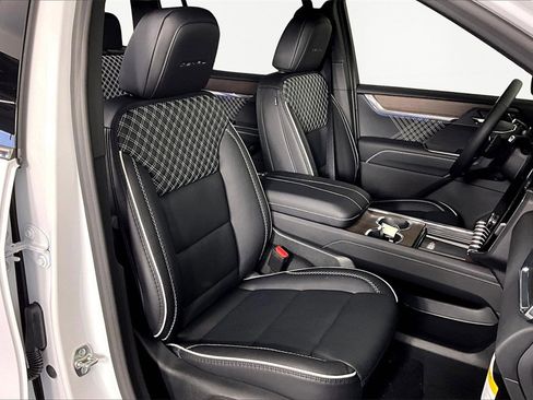 New 2026 GMC Acadia Denali w/ Super Cruise Package image 12