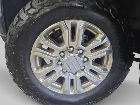 Used 2022 GMC Sierra 3500 Denali w/ Denali Ultimate Package AWD/4WD image 35