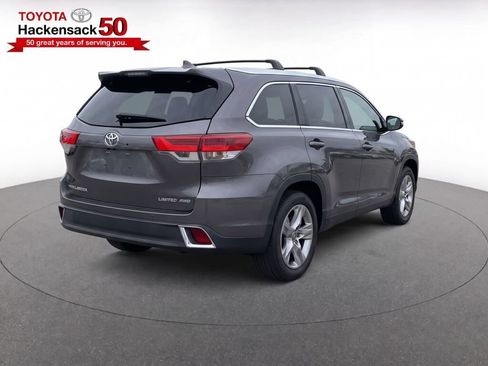 Used 2018 Toyota Highlander Limited AWD/4WD image 4