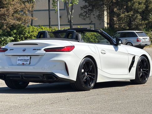 Used 2022 BMW Z4 M40i w/ Premium Package image 5