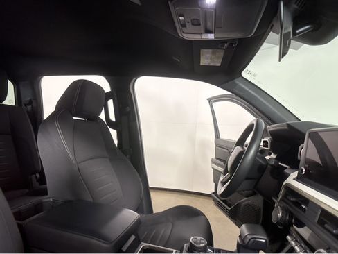 Used 2024 Toyota Tacoma TRD Off-Road image 28