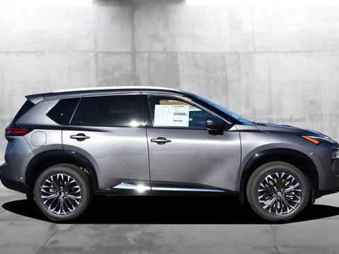 New 2026 Nissan Rogue Platinum image 5