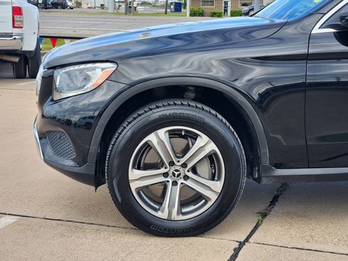 Used 2019 Mercedes-Benz GLC 300 4MATIC image 9