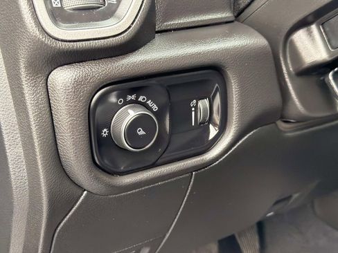 Used 2024 RAM 2500 Tradesman w/ Chrome Appearance Group AWD/4WD image 25