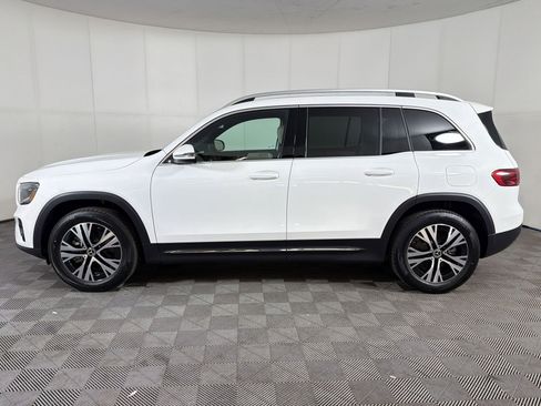 Used 2026 Mercedes-Benz GLB 250 4MATIC image 2