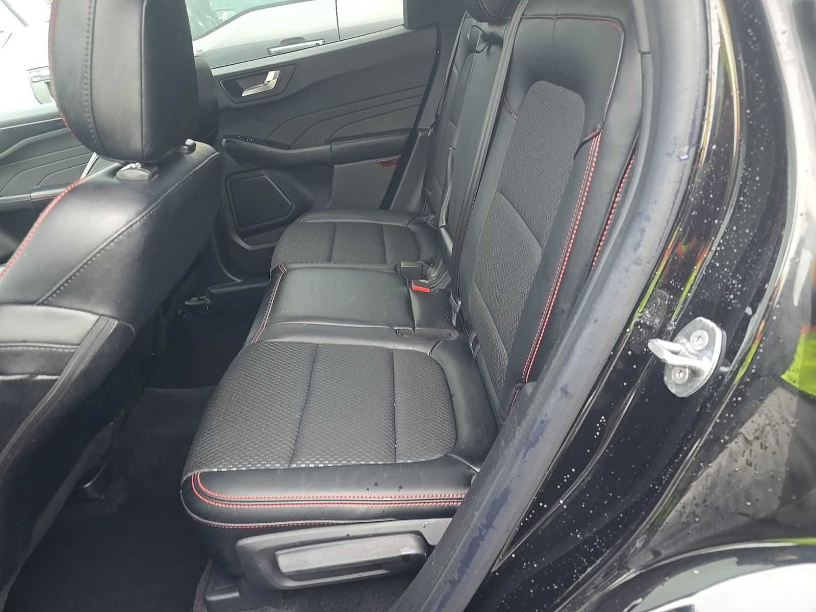 Used 2024 Ford Escape ST-Line w/ Tech Pack #1 AWD/4WD image 12